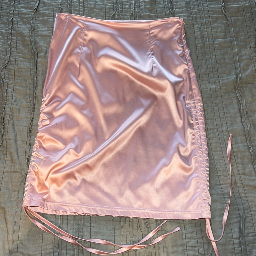 Trendy & Tipsy adjustable satin mini skirt size medium